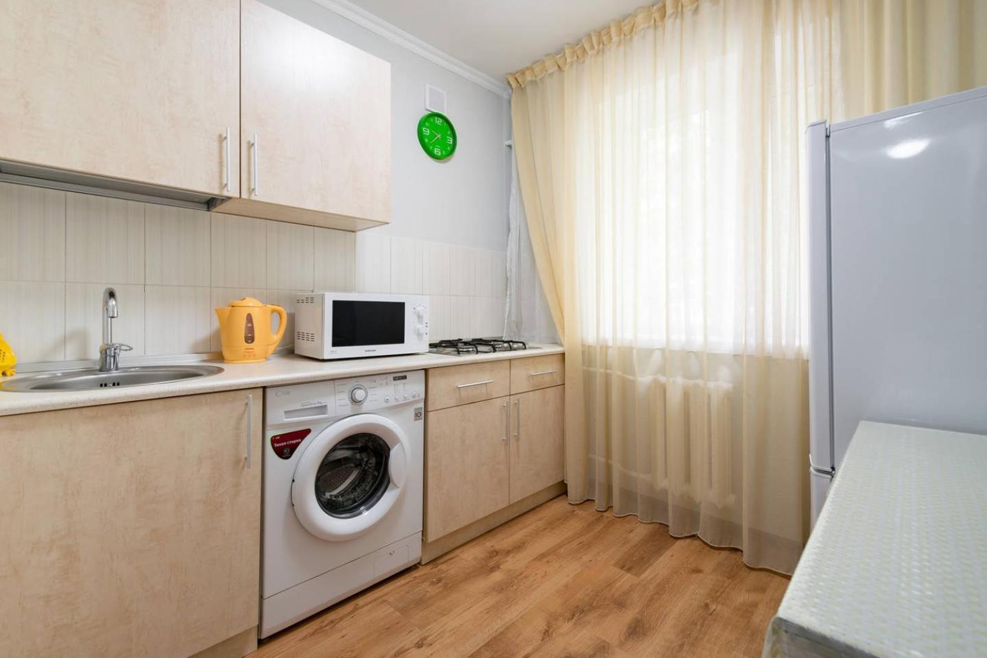 Nadezhda Apartments On Abay Avenue 59 อัลมาตี ภายนอก รูปภาพ