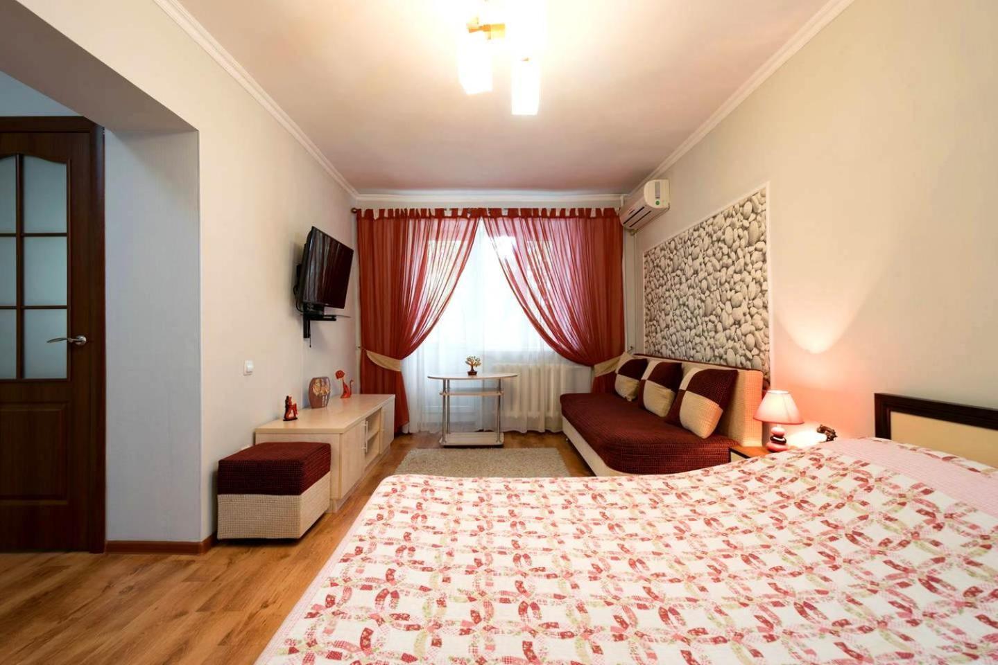 Nadezhda Apartments On Abay Avenue 59 อัลมาตี ภายนอก รูปภาพ